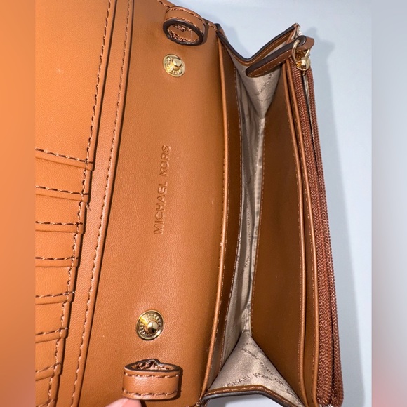 Michael Kors Women’s Wallet & Small Crossbody - Picture 4 of 6